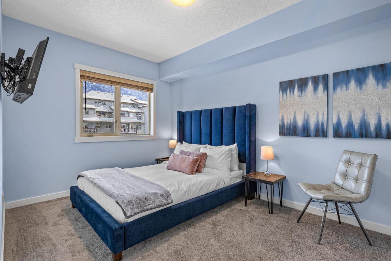 On The Rocks - 2bdr 2bth Touch Of Class In Canmore