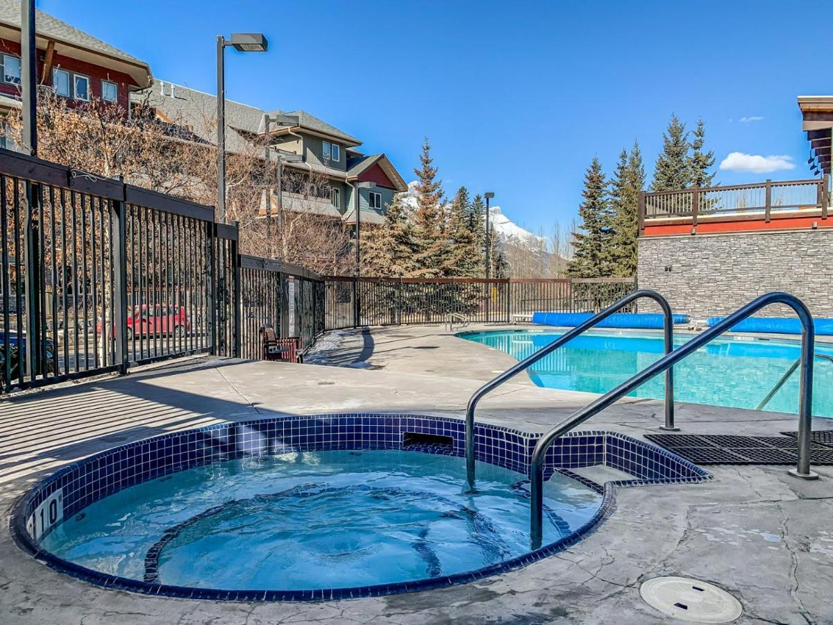 Apartment On The Rocks - 2bdr 2bth Touch Of Class In Canmore